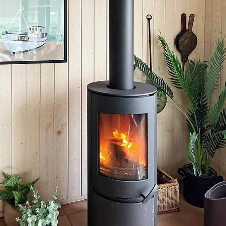 8 Person In Harbo Re Hotel