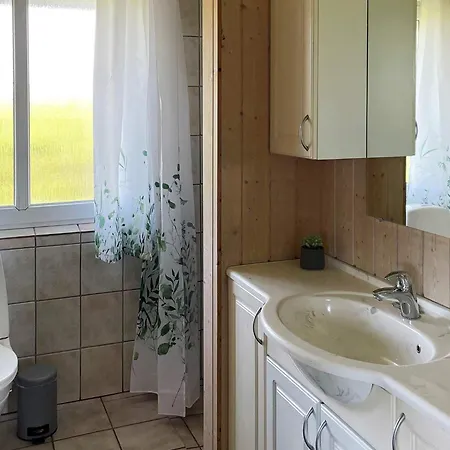 Hotel 8 Person In Harbo Re